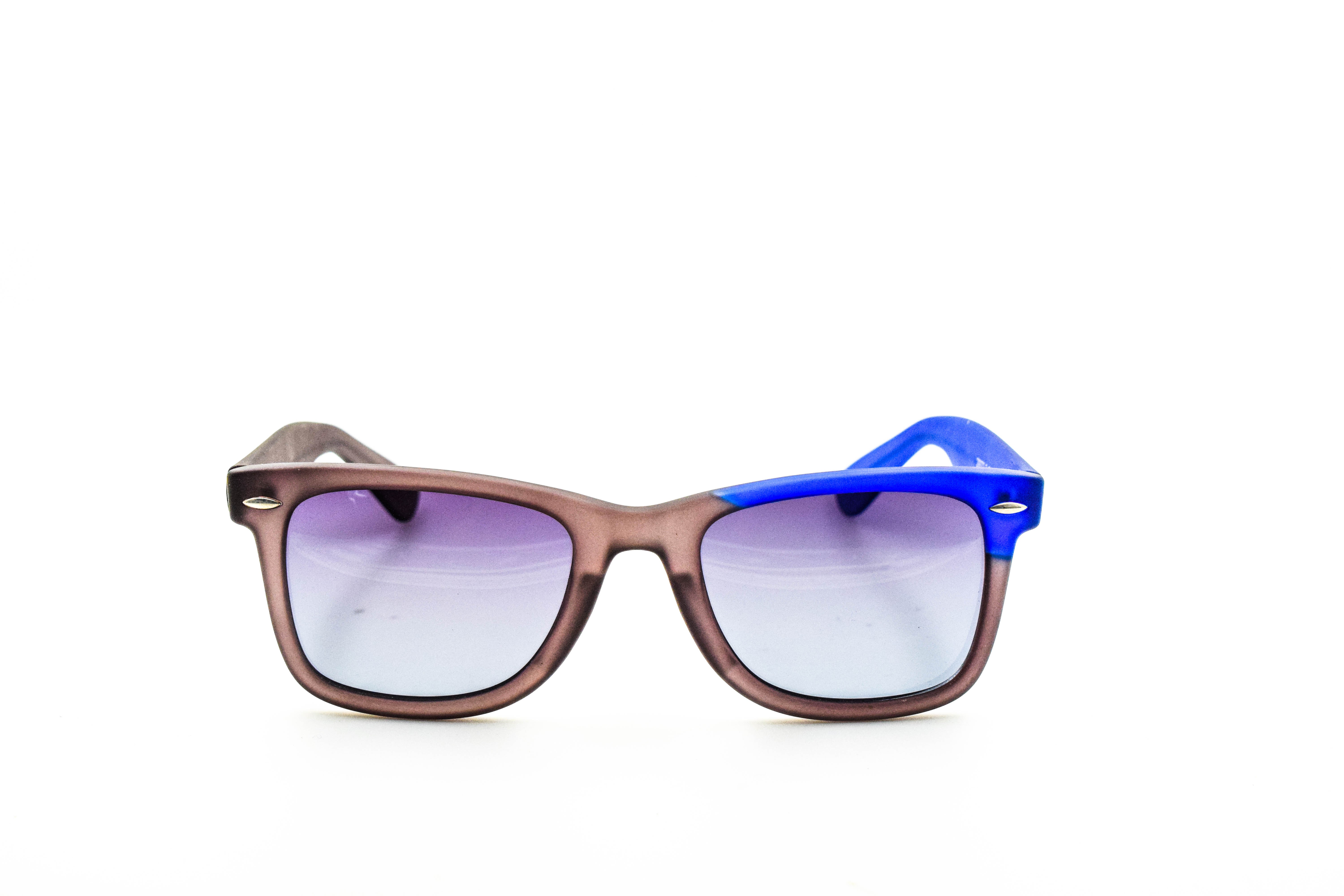 29073-2 C33 -Gradient Smoke