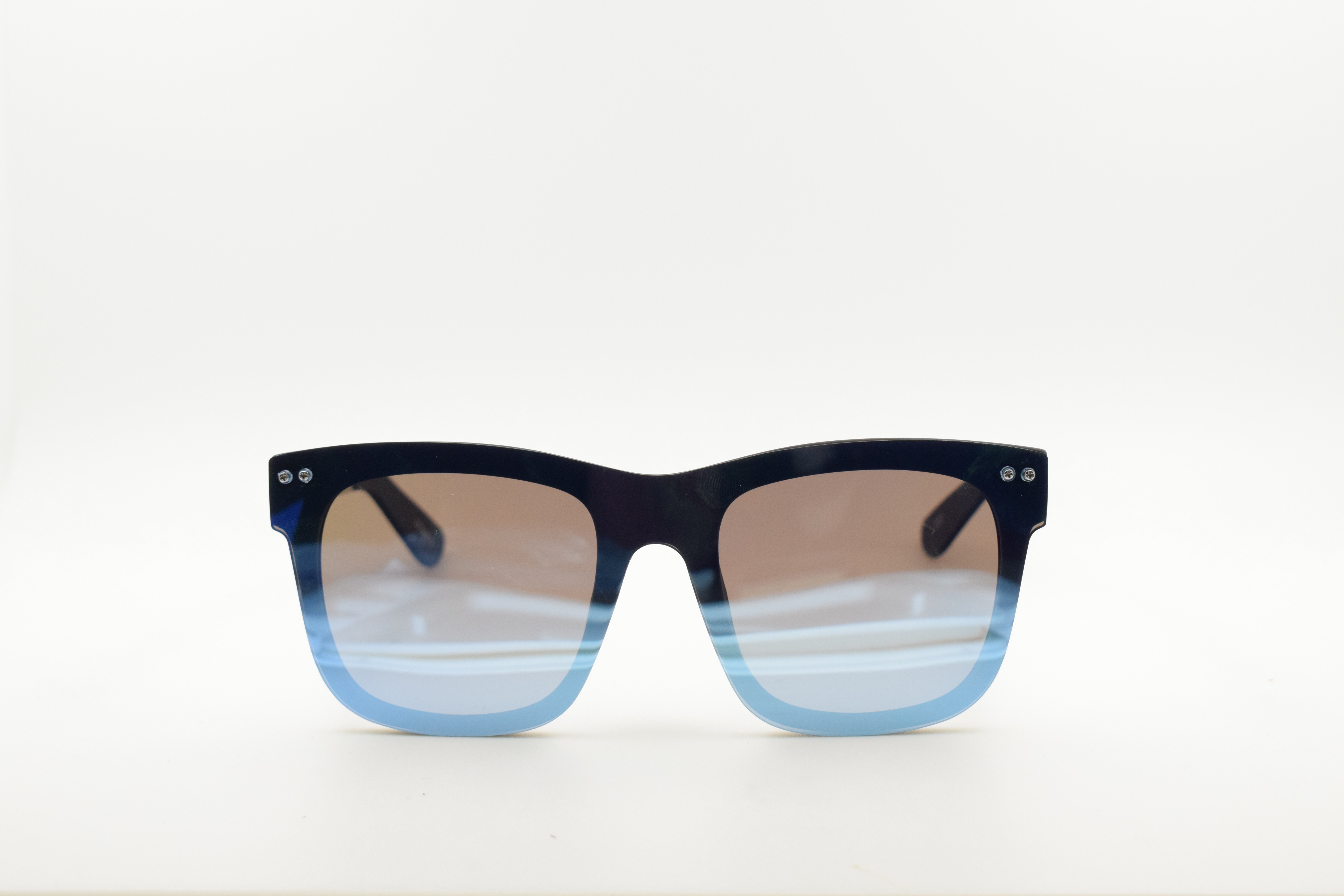 37045-2 C22 -Ice Blue Revo