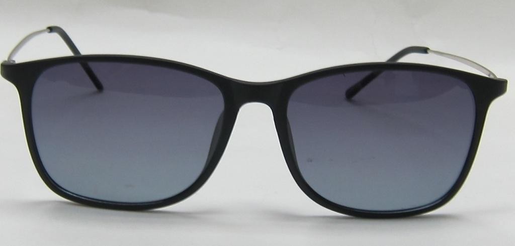 37053 C22 -Gradient Smoke